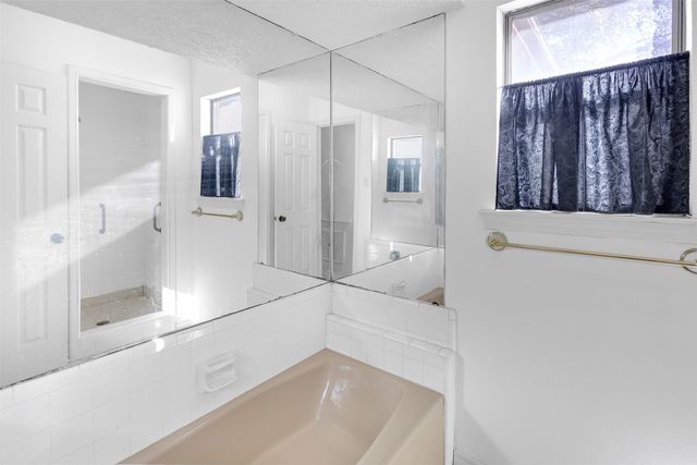 6 Crest Court, Hickory Creek, TX 75065