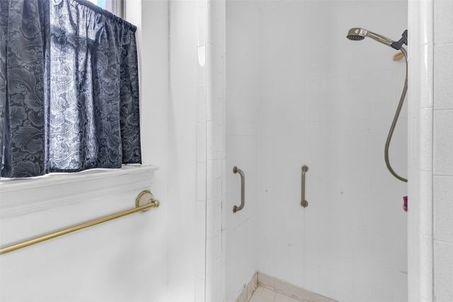 6 Crest Court, Hickory Creek, TX 75065