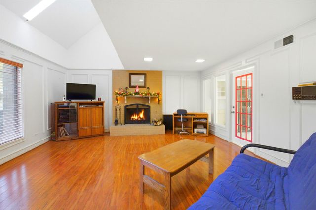 6 Crest Court, Hickory Creek, TX 75065