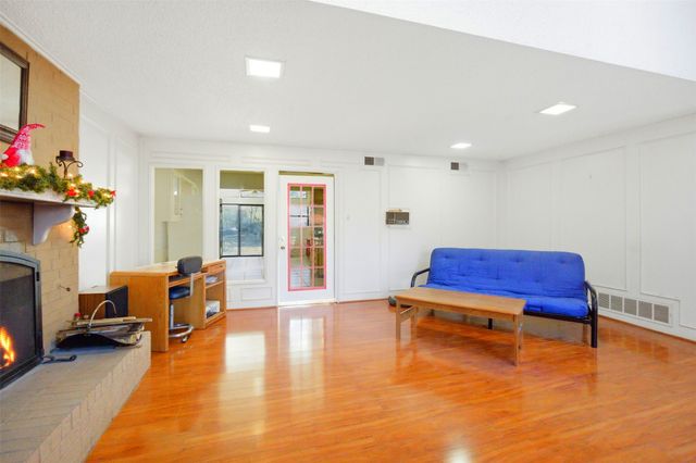 6 Crest Court, Hickory Creek, TX 75065