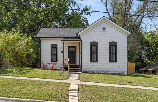 506 N Washington Avenue, Warrensburg, MO 64093