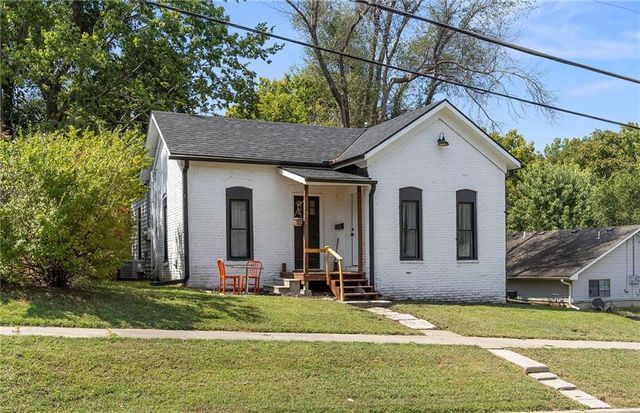 506 N Washington Avenue, Warrensburg, MO 64093