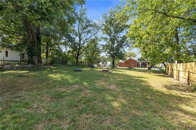 506 N Washington Avenue, Warrensburg, MO 64093