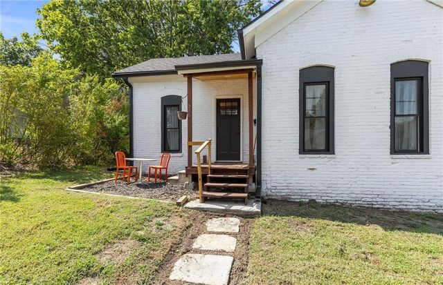 506 N Washington Avenue, Warrensburg, MO 64093