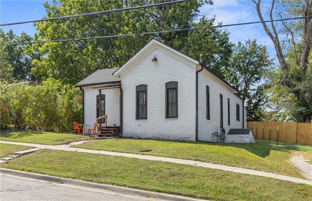 506 N Washington Avenue, Warrensburg, MO 64093