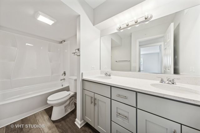 515 N Cass Avenue 2B, Westmont, IL 60559