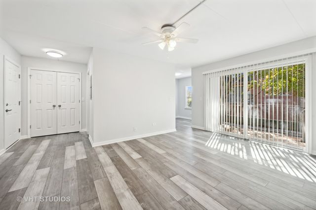 515 N Cass Avenue 2B, Westmont, IL 60559