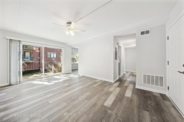515 N Cass Avenue 2B, Westmont, IL 60559
