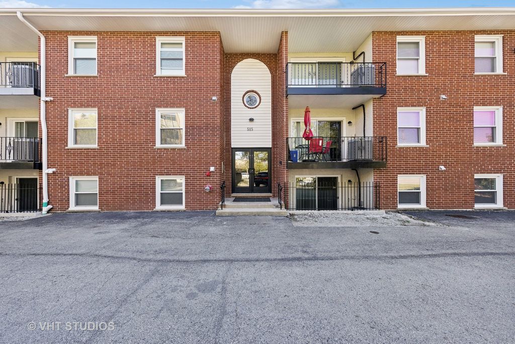 515 N Cass Avenue 2B, Westmont, IL 60559