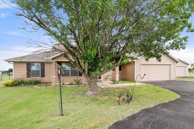 9113 N Monterrey Drive, Alvarado, TX 76009