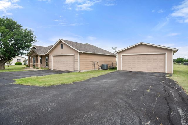 9113 N Monterrey Drive, Alvarado, TX 76009