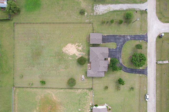 9113 N Monterrey Drive, Alvarado, TX 76009