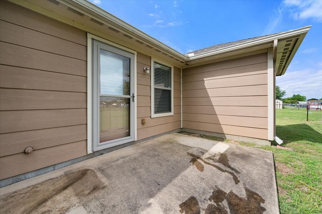 9113 N Monterrey Drive, Alvarado, TX 76009