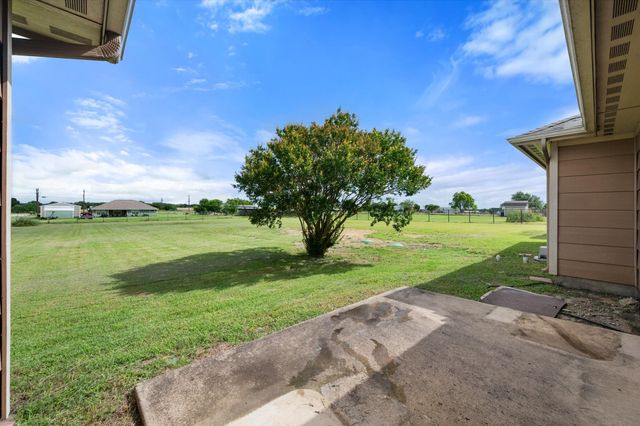 9113 N Monterrey Drive, Alvarado, TX 76009