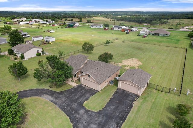 9113 N Monterrey Drive, Alvarado, TX 76009
