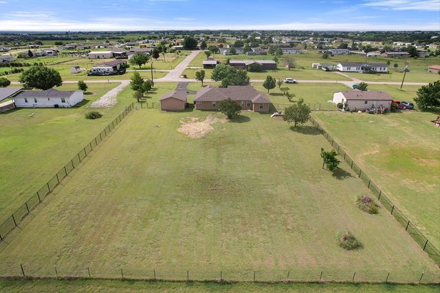 9113 N Monterrey Drive, Alvarado, TX 76009