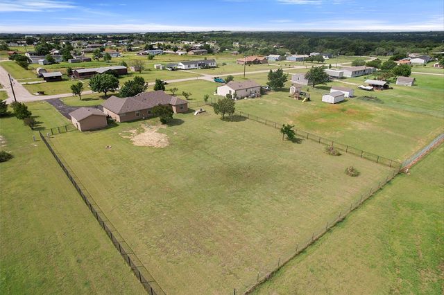 9113 N Monterrey Drive, Alvarado, TX 76009