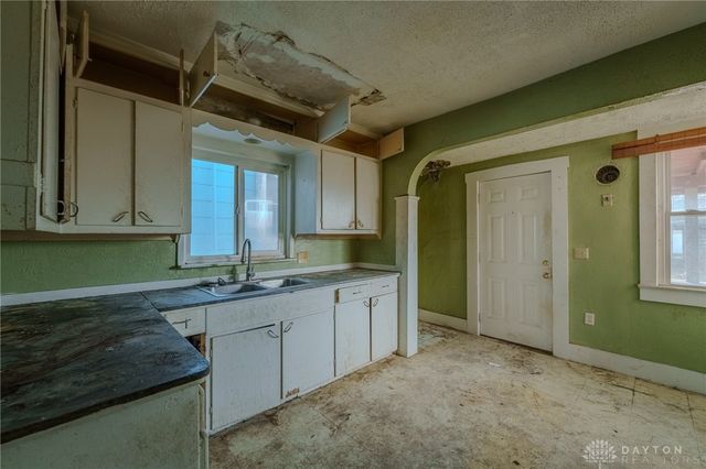 828 Xenia Avenue, Dayton, OH 45410