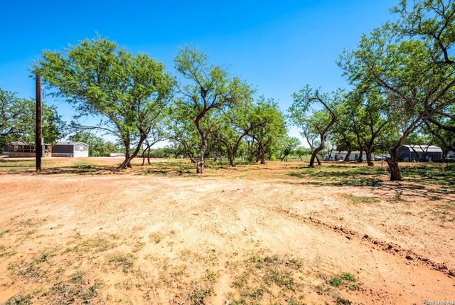 22218 Savannah, Von Ormy, TX 78073