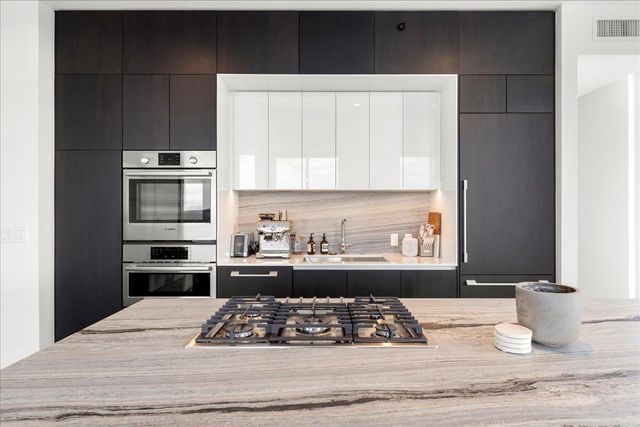 313 W 17th ST 2405, Austin, TX 78701