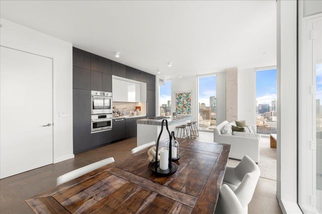 313 W 17th ST 2405, Austin, TX 78701