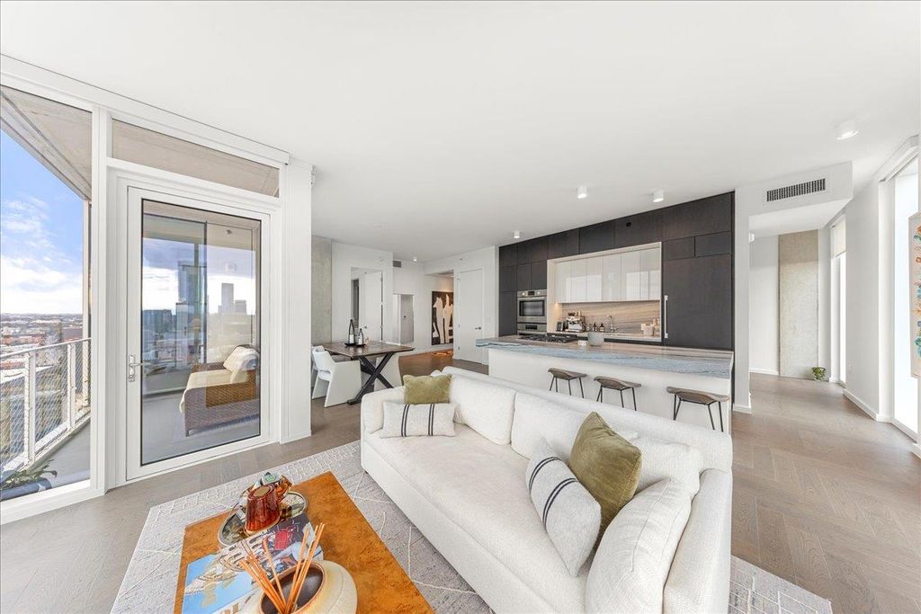 313 W 17th ST 2405, Austin, TX 78701