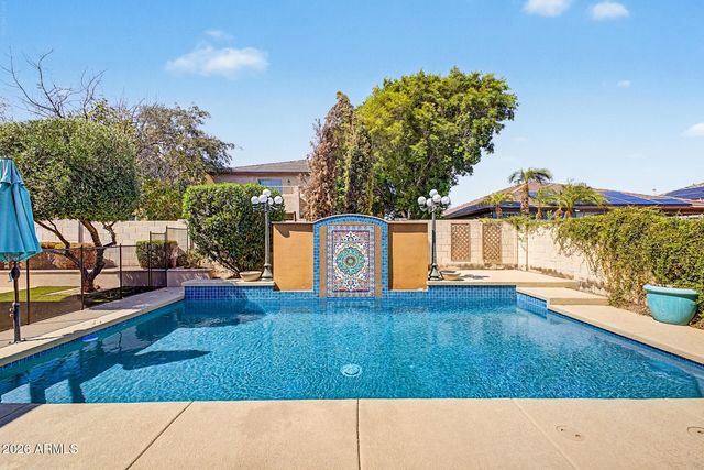 17648 W MARSHALL Lane, Surprise, AZ 85388