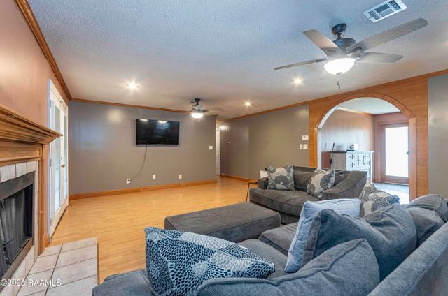 207 Sparrow Street, New Iberia, LA 70563