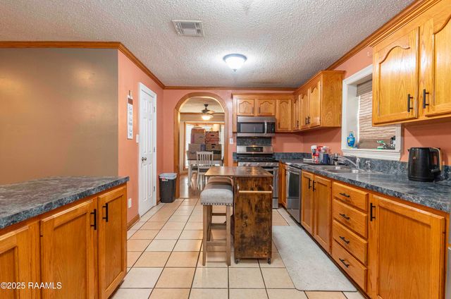 207 Sparrow Street, New Iberia, LA 70563