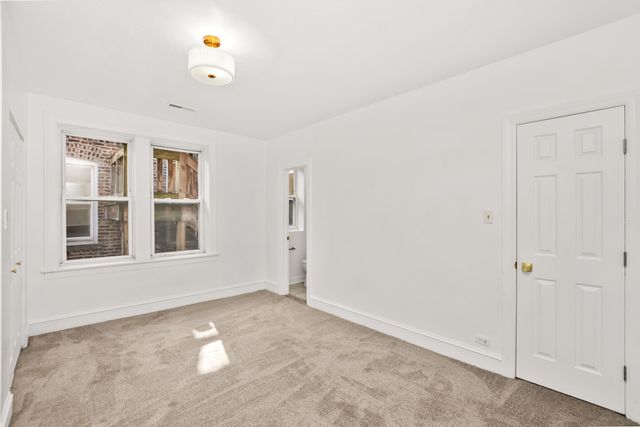 7012 S Paxton Avenue 2N, Chicago, IL 60649
