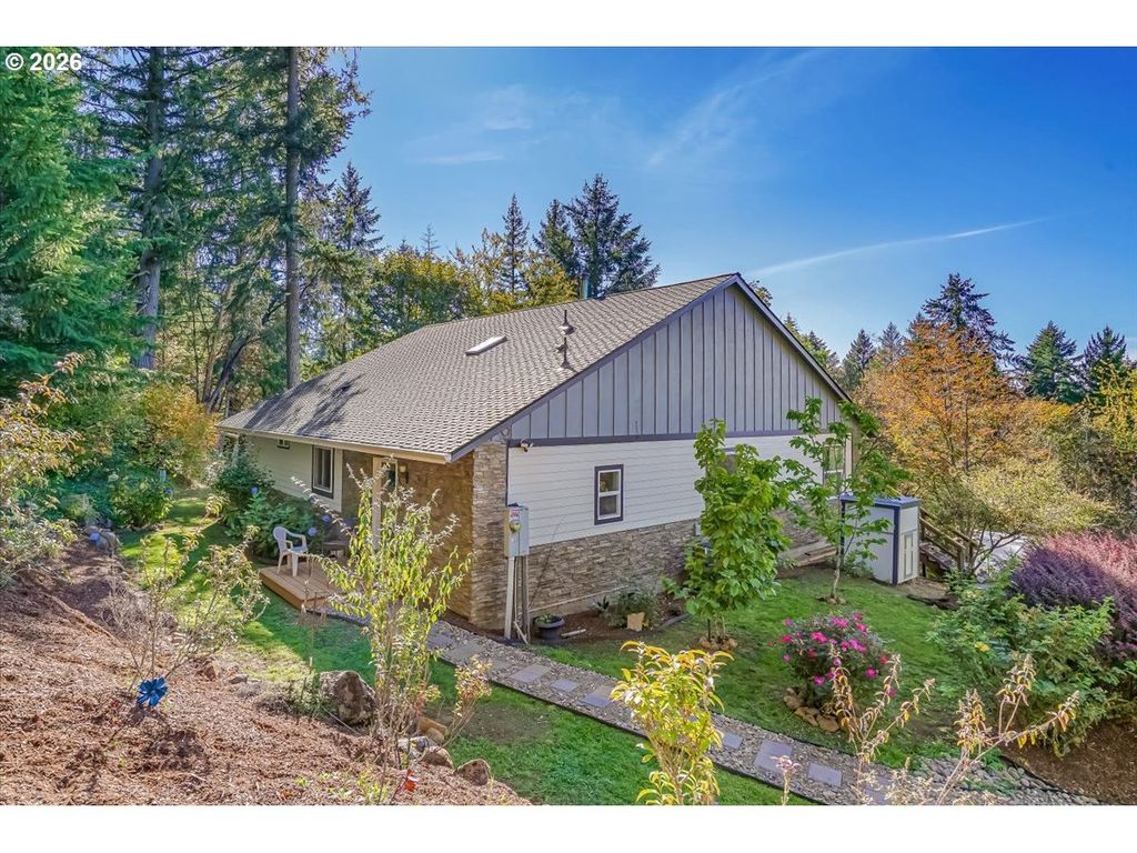 Image 1 of property listing at 22500 Se ROYAL ANNE Dr, Amity, OR 97101