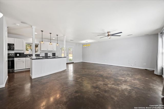 560 PR 1515, Bandera, TX 78003