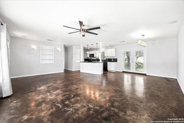 560 PR 1515, Bandera, TX 78003