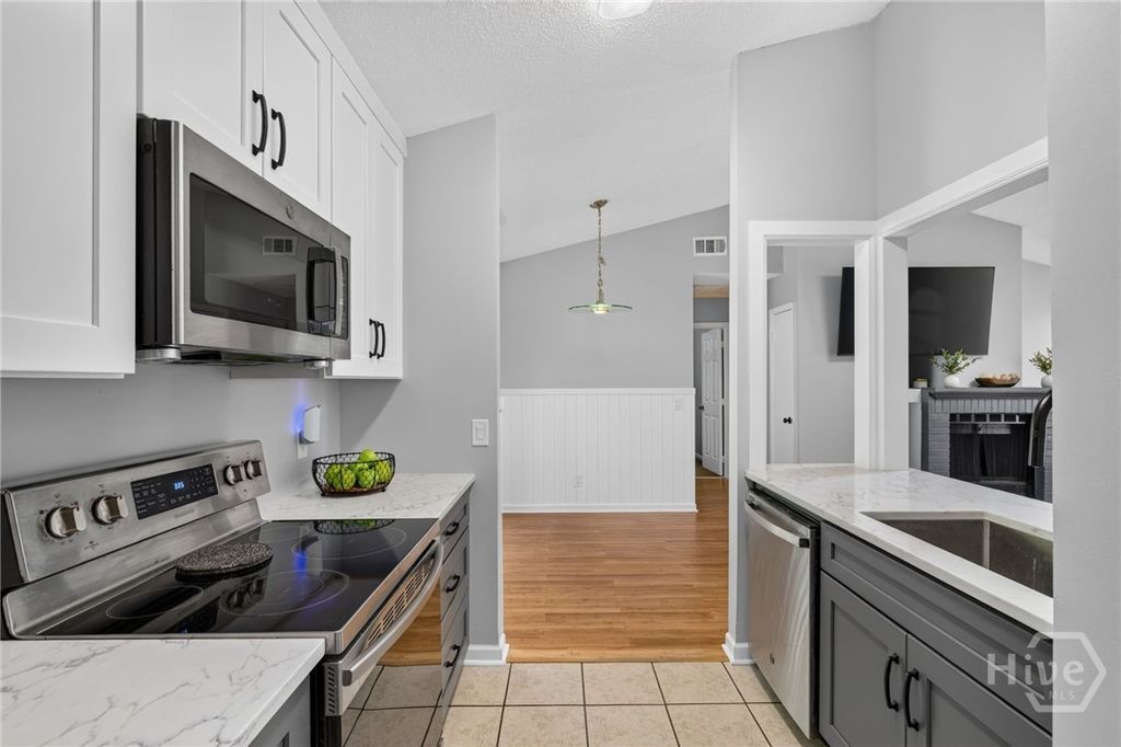 Image 13 of property listing at 524 Pointe South Drive, Savannah, GA 31410