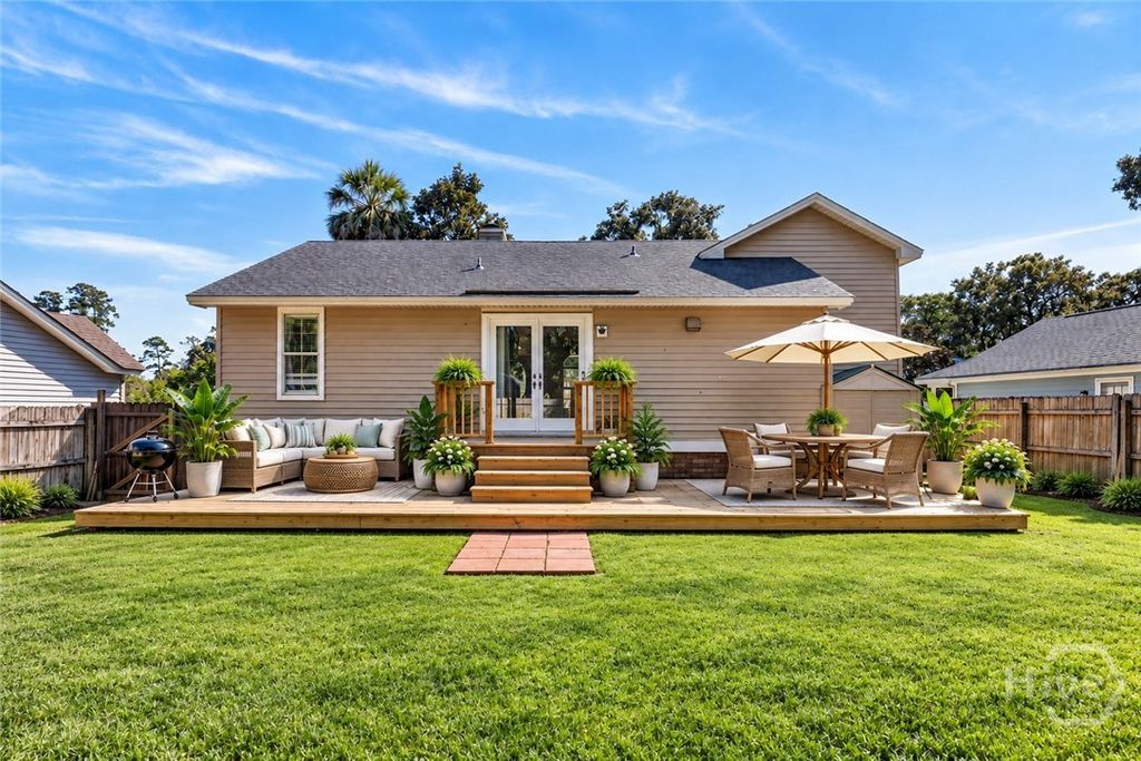 Image 4 of property listing at 524 Pointe South Drive, Savannah, GA 31410