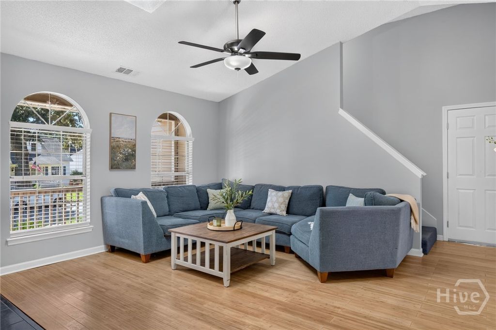 Image 7 of property listing at 524 Pointe South Drive, Savannah, GA 31410