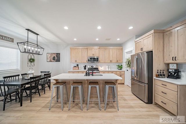 1596 N 845 E, Shelley, ID 83274