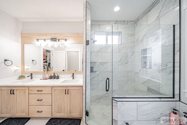 1596 N 845 E, Shelley, ID 83274