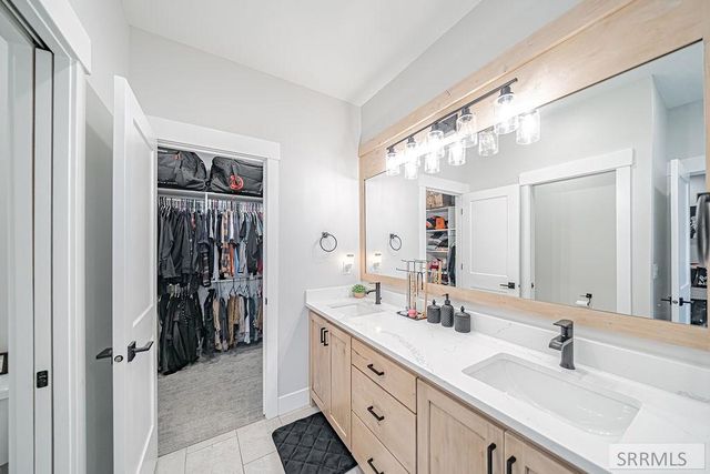 1596 N 845 E, Shelley, ID 83274