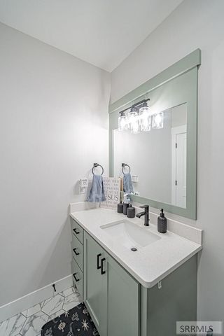 1596 N 845 E, Shelley, ID 83274