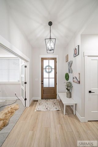 1596 N 845 E, Shelley, ID 83274