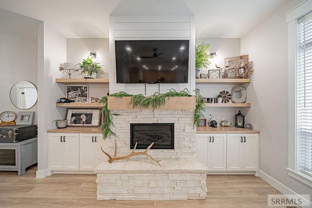 1596 N 845 E, Shelley, ID 83274