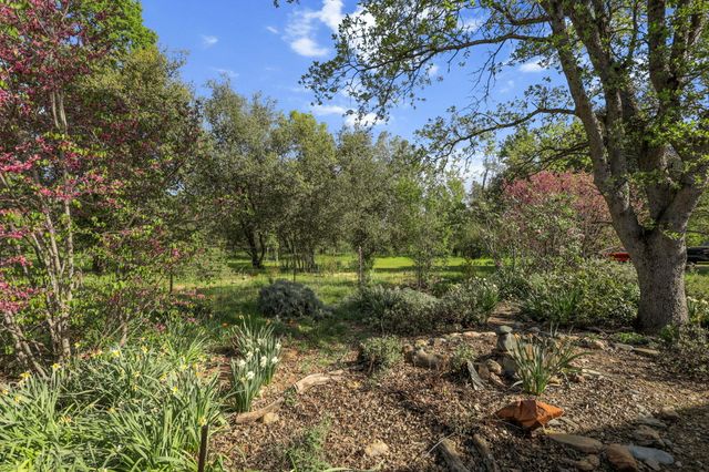 18080 Brincat Manor Road, Cottonwood, CA 96022