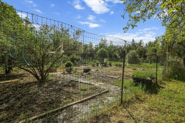 18080 Brincat Manor Road, Cottonwood, CA 96022