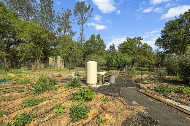 18080 Brincat Manor Road, Cottonwood, CA 96022