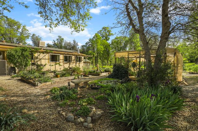 18080 Brincat Manor Road, Cottonwood, CA 96022