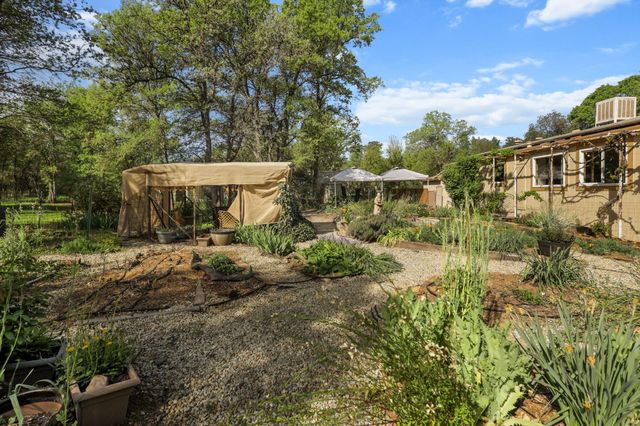 18080 Brincat Manor Road, Cottonwood, CA 96022
