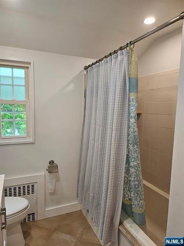 440 Bogert Road, River Edge, NJ 07661