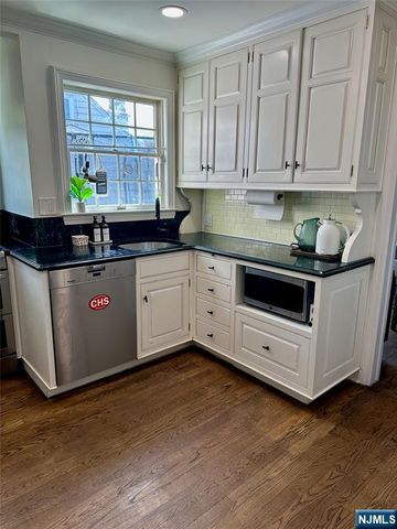 440 Bogert Road, River Edge, NJ 07661