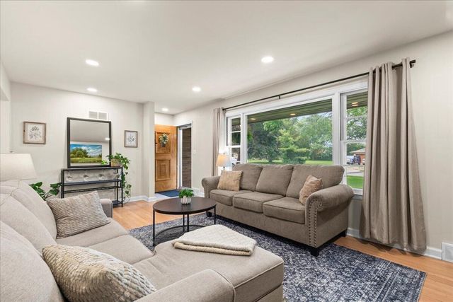 4505 N 133rd STREET, Brookfield, WI 53005